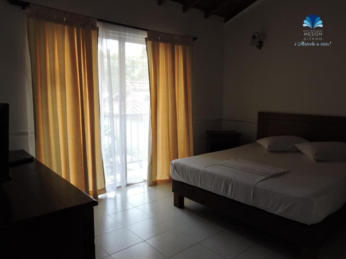 Hotel Y Restaurante Meson Del Gitano Caucasia Bilik gambar