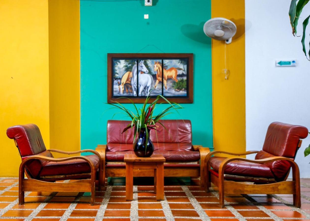 Hotel Y Restaurante Meson Del Gitano Caucasia Luaran gambar